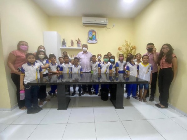 Alunos da Escola Rosa Coelho visitam a sede da Prefeitura de Jaguaruana!