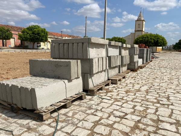 Pracinha e quadra do distrito de Borges recebem reforma promovida pela Prefeitura de Jaguaruana!